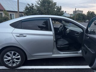 2018 Hyundai Solaris II, серебристый, 1250000 рублей, вид 4