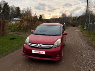 2011 Toyota ISis I Рестайлинг, красный, 850000 рублей, вид 1
