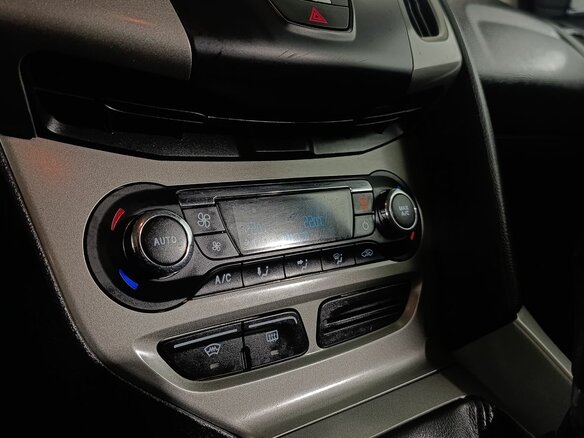 2011 Ford Focus III, чёрный - вид 15