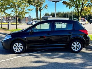2012 Nissan Tiida I Рестайлинг, чёрный, 650000 рублей, вид 4