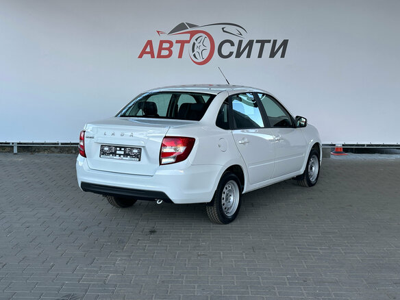 2026 Lada (ВАЗ) Granta I Рестайлинг, белый, 1010000 рублей - вид 6