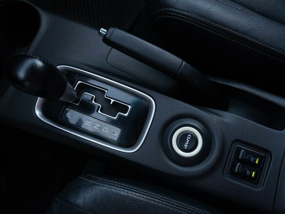 2012 Mitsubishi Outlander III, серый, 1471000 рублей - вид 17
