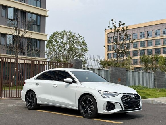 2022 Audi A3 35 TFSI Long IV (8Y), белый, 2116666 рублей - вид 2