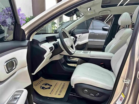 2026 Changan Qiyuan Q05 51.9 kWh II, бежевый, 2450000 рублей - вид 20