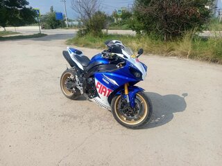 Yamaha YZF-R1