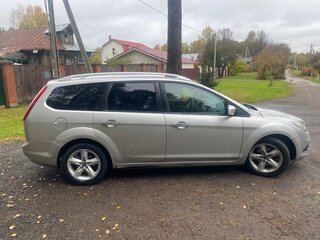 2010 Ford Focus II Рестайлинг, серебристый, 550000 рублей, вид 4