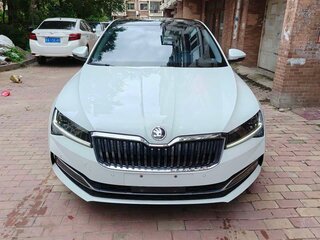 2023 Skoda Superb III Рестайлинг, белый, 2150325 рублей, вид 3