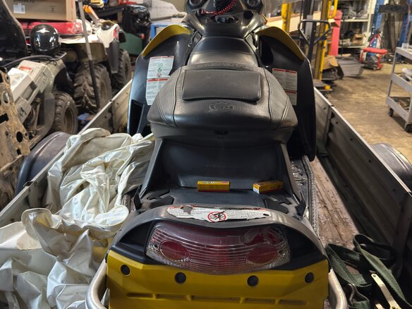 2005 BRP Ski-Doo Mach Z, жёлтый, 550000 рублей - вид 12