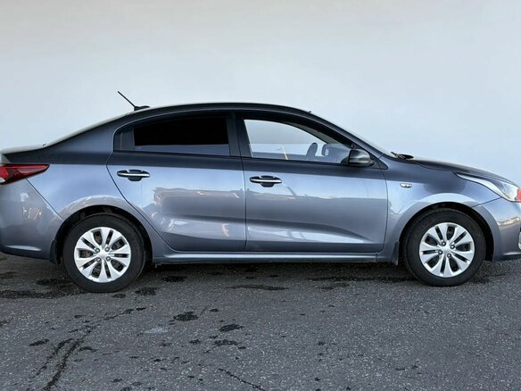 2018 Kia Rio IV, серебристый, 1595000 рублей - вид 3