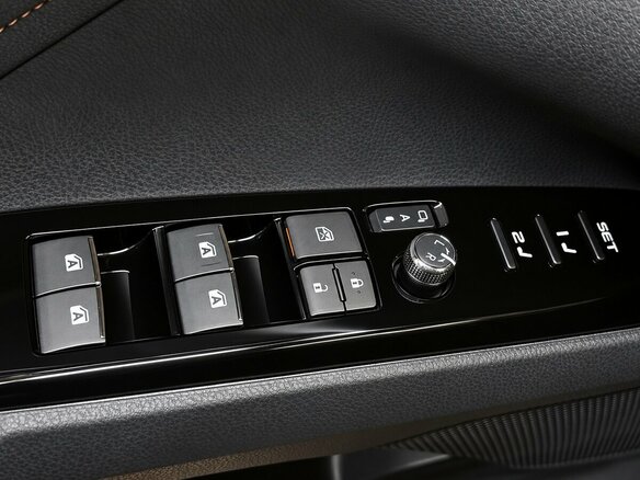 2021 Toyota Camry VIII (XV70), чёрный, 3560000 рублей - вид 10