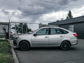 2026 Lada (ВАЗ) Granta Active Cross I Рестайлинг, серебристый, 1430000 рублей, вид 2