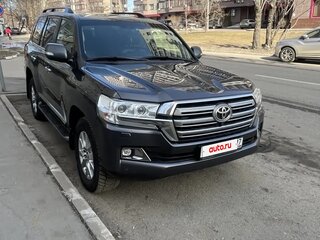 2015 Toyota Land Cruiser 200 Series Рестайлинг 2, серый, 4300000 рублей, вид 3