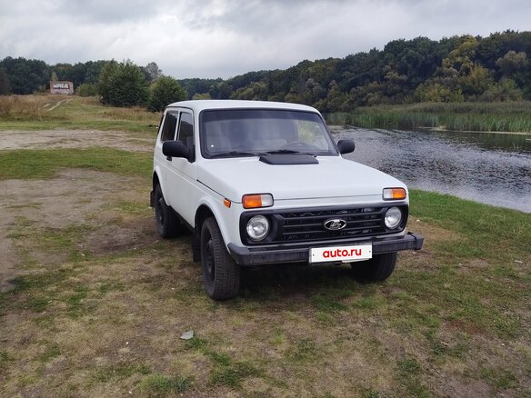2012 Lada (ВАЗ) 2121 (4x4) I Рестайлинг, белый, 350000 рублей - вид 1