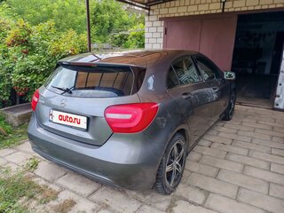2013 Mercedes-Benz A-Класс 180 III (W176), серый, 1550000 рублей, вид 3
