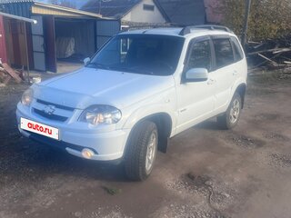 2012 Chevrolet Niva I Рестайлинг, белый, 750000 рублей, вид 1