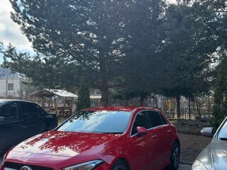 2019 Mercedes-Benz A-Класс 180 IV (W177), красный, 1890000 рублей, вид 1