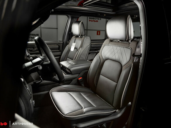 2026 Ram 1500 Crew Cab V Рестайлинг, серебристый, 10290000 рублей - вид 24