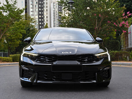 2023 Kia K5 III Рестайлинг, чёрный, 2680000 рублей, вид 2