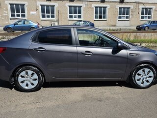 2016 Kia Rio III Рестайлинг, серый, 900000 рублей, вид 5