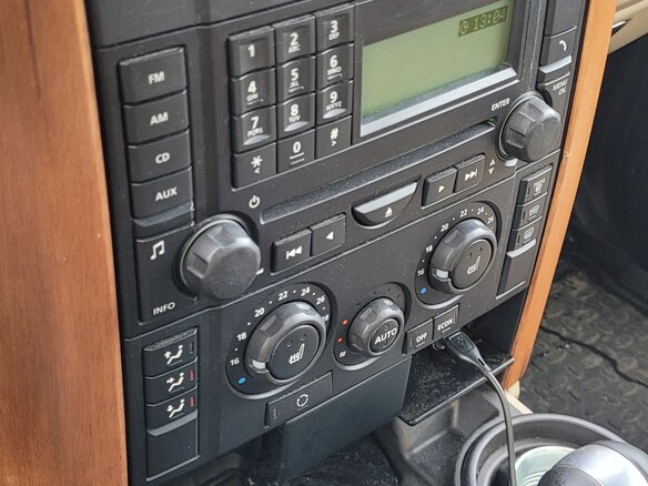 2009 Land Rover Discovery III, синий, 1100000 рублей - вид 10