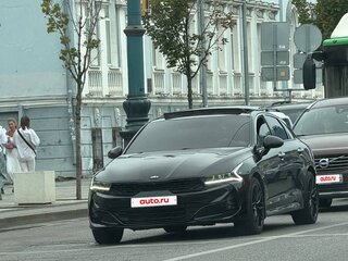 2021 Kia K5 III, чёрный, 1900000 рублей, вид 1
