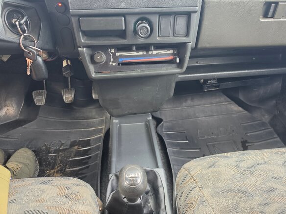 2002 Lada (ВАЗ) 2109, серебристый, 139000 рублей - вид 16