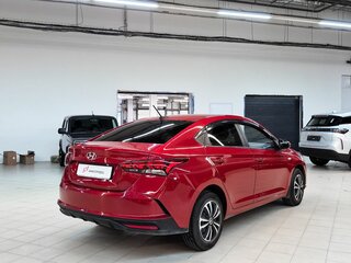 2021 Hyundai Solaris II Рестайлинг, красный, 1449000 рублей, вид 3