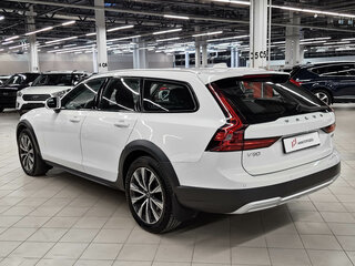 2021 Volvo V90 Cross Country I Рестайлинг, белый, 3799000 рублей, вид 4