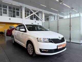2018 Skoda Rapid I Рестайлинг, белый, 1141000 рублей, вид 3