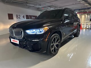 2022 BMW X5 M50i IV (G05/G18), чёрный, 12750800 рублей, вид 3