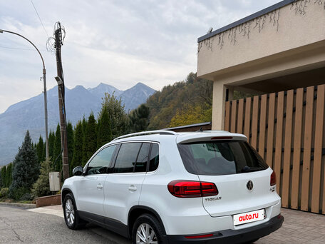 2015 Volkswagen Tiguan I Рестайлинг, белый, 2100000 рублей, вид 3