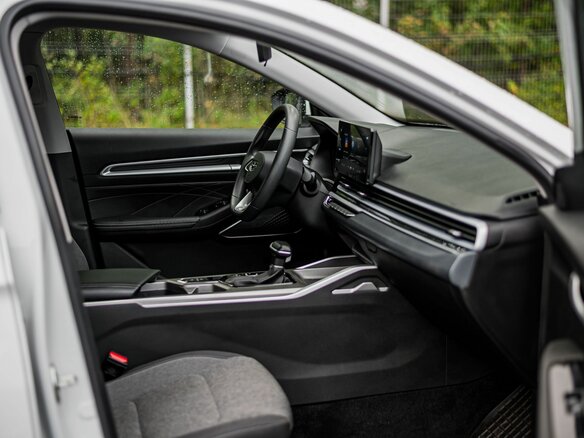 2024 Geely Emgrand II, белый, 1522000 рублей - вид 12