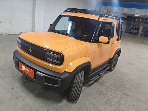 2024 Baojun Yep, оранжевый - вид 2