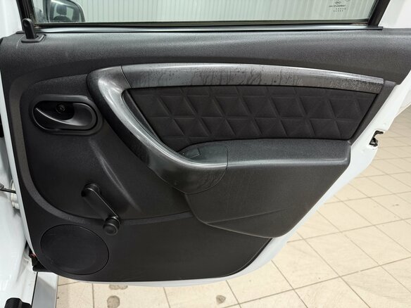2015 Renault Duster I Рестайлинг, белый, 1289000 рублей - вид 14
