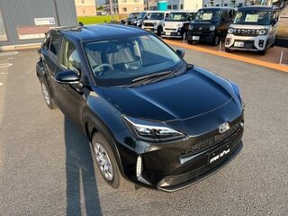 2023 Toyota Yaris Cross I, чёрный, 1610004 рублей, вид 2