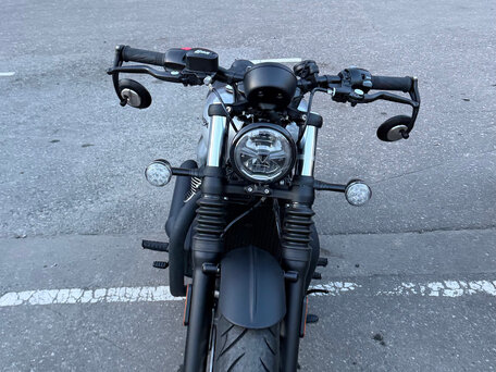 2020 Triumph Bonneville Bobber, серебристый, 1450000 рублей, вид 3