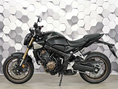 2024 Honda CB 650R, чёрный, 1177000 рублей, вид 4