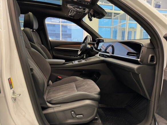 2026 Geely Monjaro I, белый, 4954990 рублей - вид 17