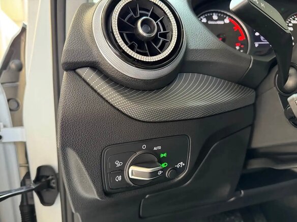 2022 Audi Q2 L 35 TFSI I Рестайлинг, белый, 2000000 рублей - вид 8