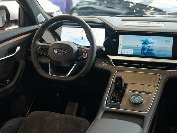 2026 Geely Monjaro I, белый, 4954990 рублей - вид 32