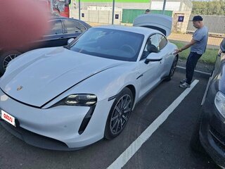 2021 Porsche Taycan 4S I, серебристый, 10000000 рублей, вид 4