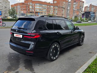 2022 BMW X7 40i I (G07) Рестайлинг, чёрный, 9500000 рублей, вид 3