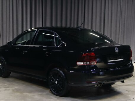 2019 Volkswagen Polo V Рестайлинг, чёрный, 1199000 рублей, вид 4