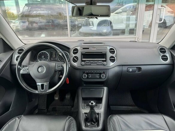 2011 Volkswagen Tiguan I Рестайлинг, белый, 1280000 рублей - вид 8