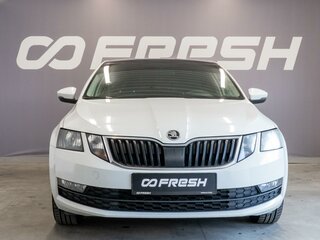2018 Skoda Octavia III (A7) Рестайлинг, белый, 1540000 рублей, вид 3