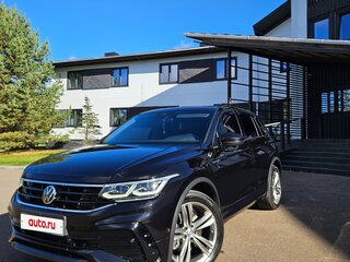 2021 Volkswagen Tiguan II Рестайлинг, чёрный, 3800000 рублей, вид 2