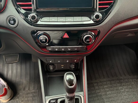 2021 Hyundai Solaris II Рестайлинг, красный, 1500000 рублей - вид 20