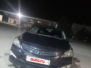 2015 Hyundai Solaris I Рестайлинг, чёрный, 650000 рублей, вид 2