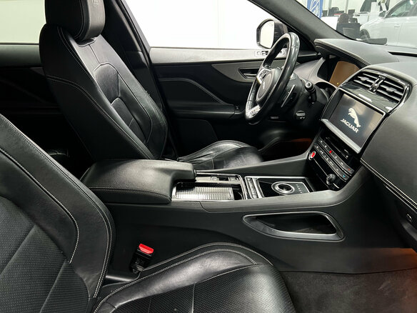 2017 Jaguar F-Pace I, серый, 2999000 рублей - вид 8