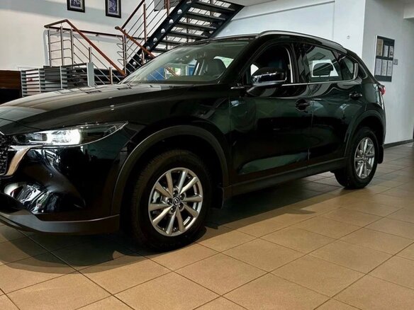 2025 Mazda CX-5 II Рестайлинг, чёрный, 3910000 рублей - вид 2